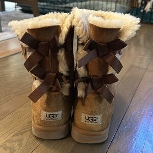 Ugg Bailey Bow II, Chestnut, size 8